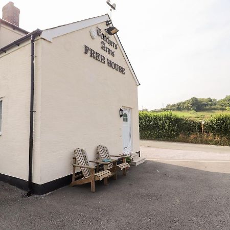 Butchers Arms Cottage Nercwys Bagian luar foto